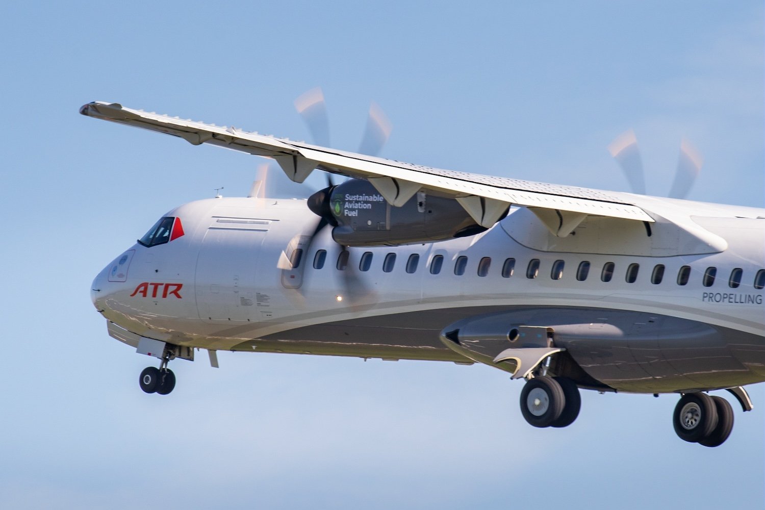 ATR 72-600: Price, Range, Engine, Cockpit, Specs, Interior
