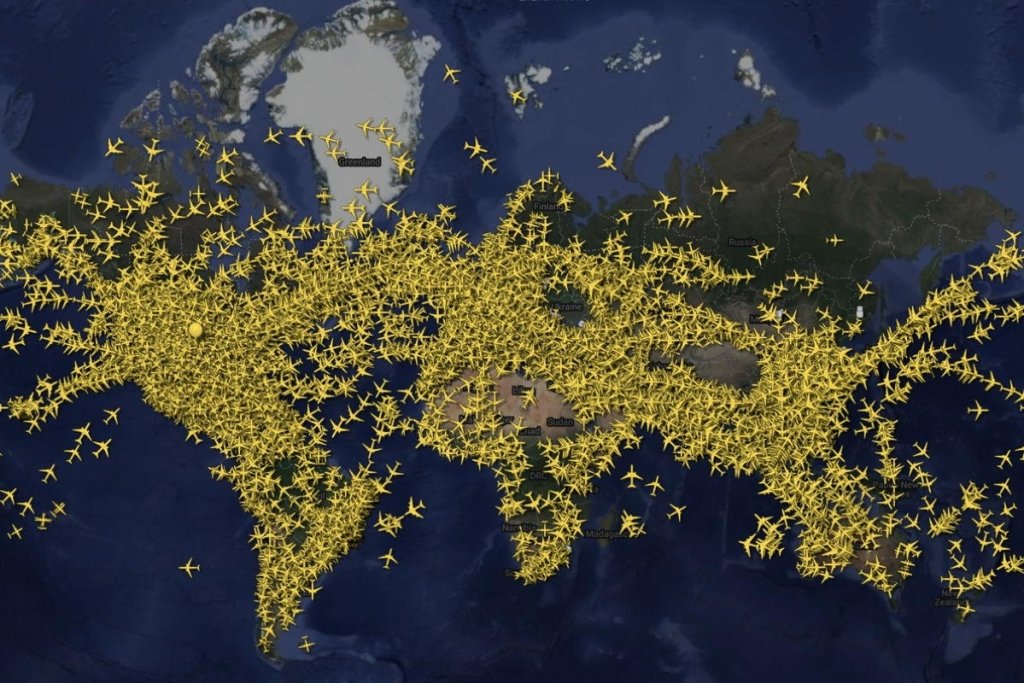 how many flights per day worldwide