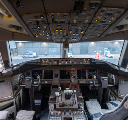 Air India Boeing 787 Fleet Faces DGCA Inspection Over Fuel Control Switches