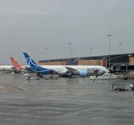 Delhi Airport Issues Flight Delay Alert Amid Heavy Rain and Thunderstorms in NCR