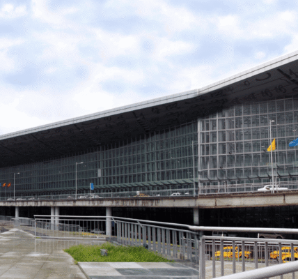 Kolkata Airport Elevator Accident Injures Workers During Maintenance