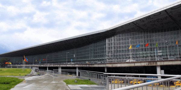 Kolkata Airport Elevator Accident Injures Workers During Maintenance