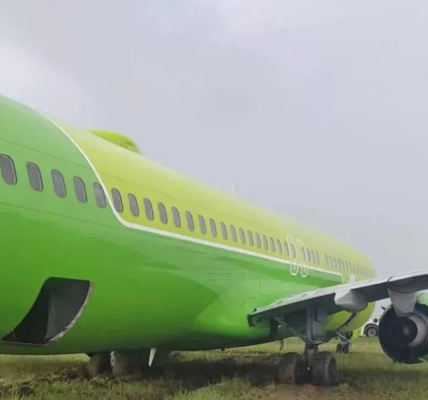 S7 Airlines Boeing 737-800