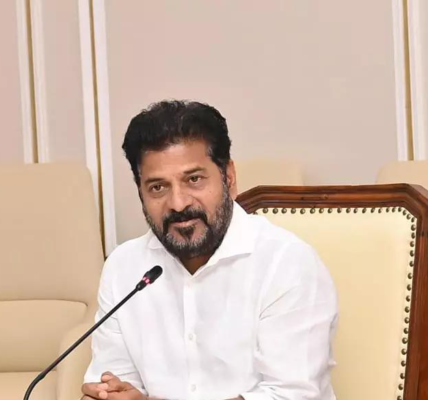 Hyderabad Airport News: IndiGo Flight Carrying Telangana CM Revanth Reddy Lands Safely on Second Attempt