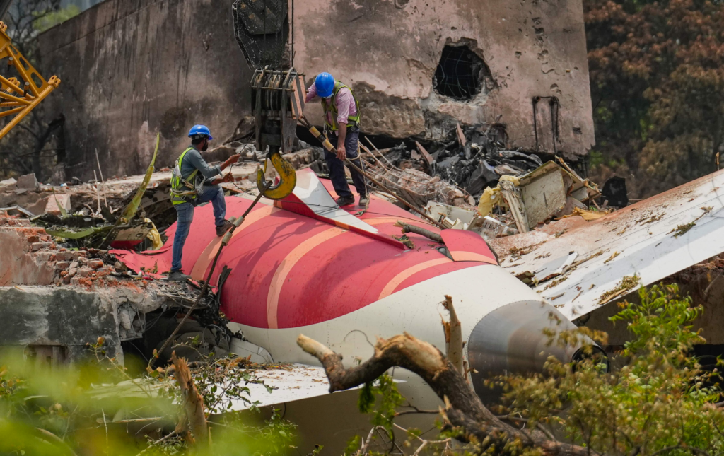 Final Stages of AI-171 Crash Probe Find No Fault in Fuel Control Switch