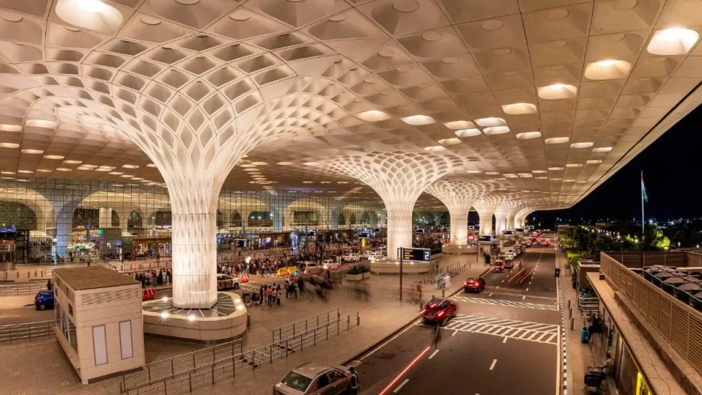Chennai Woman Alleges ₹1 Lakh Gold Stolen From Luggage