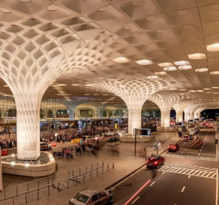 Chennai Woman Alleges ₹1 Lakh Gold Stolen From Luggage