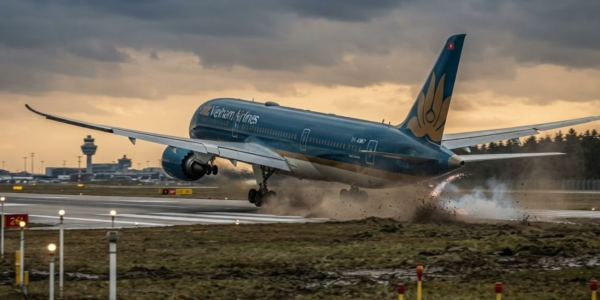 Boeing 787-9 Runway Overrun at Munich Airport, Tail Strike Reported