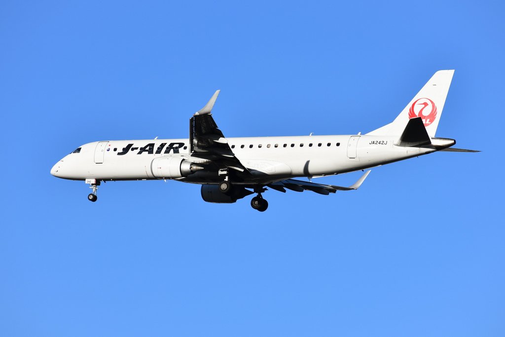 Japan Airlines renews Pool Program Agreement with Embraer to support E-Jet Operations