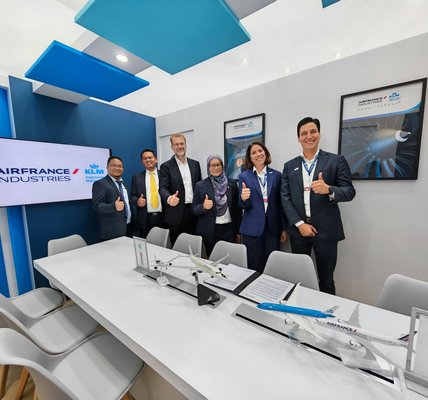 AFI KLM E&M and Malaysia Airlines Berhad Sign Long-Term Component Support Agreement to support A350 Fleet