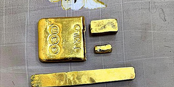 CISF Seizes 1.597 Kg Gold Worth ₹2.4 Crore