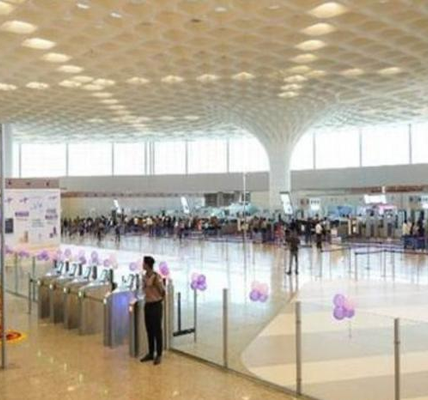 265 Weekly International Flights to Be Cut From October 25